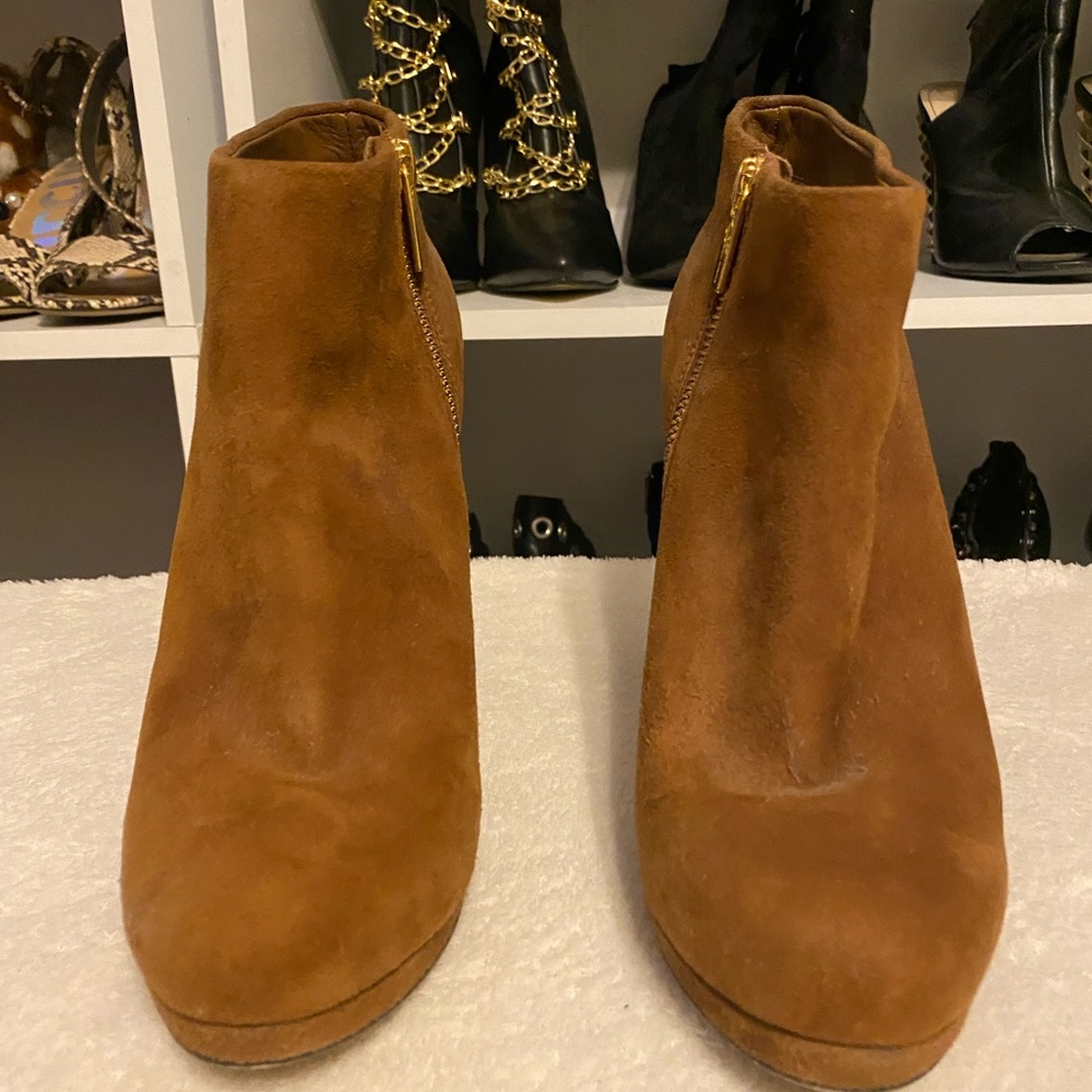 Suede bootie